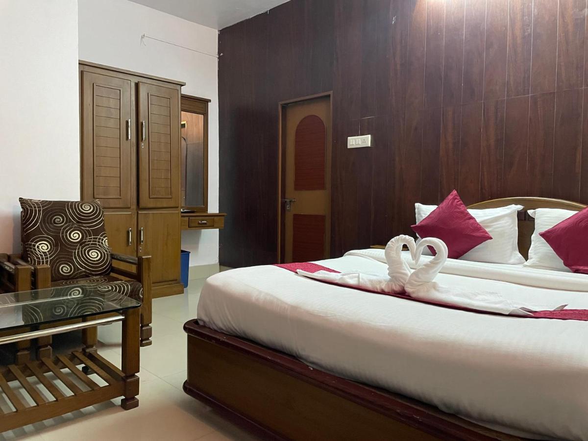 Hotel Caveri Madikeri Exterior photo