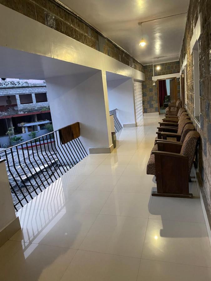 Hotel Caveri Madikeri Exterior photo